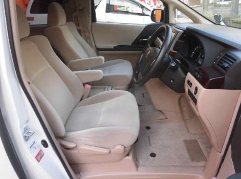 2013 Toyota Alphard 